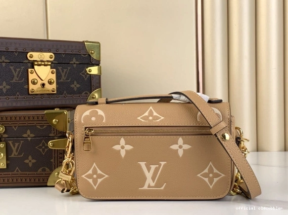 Official oldcobbler POCHETTE WEST LOUIS VUITTON EAST METIS 0718